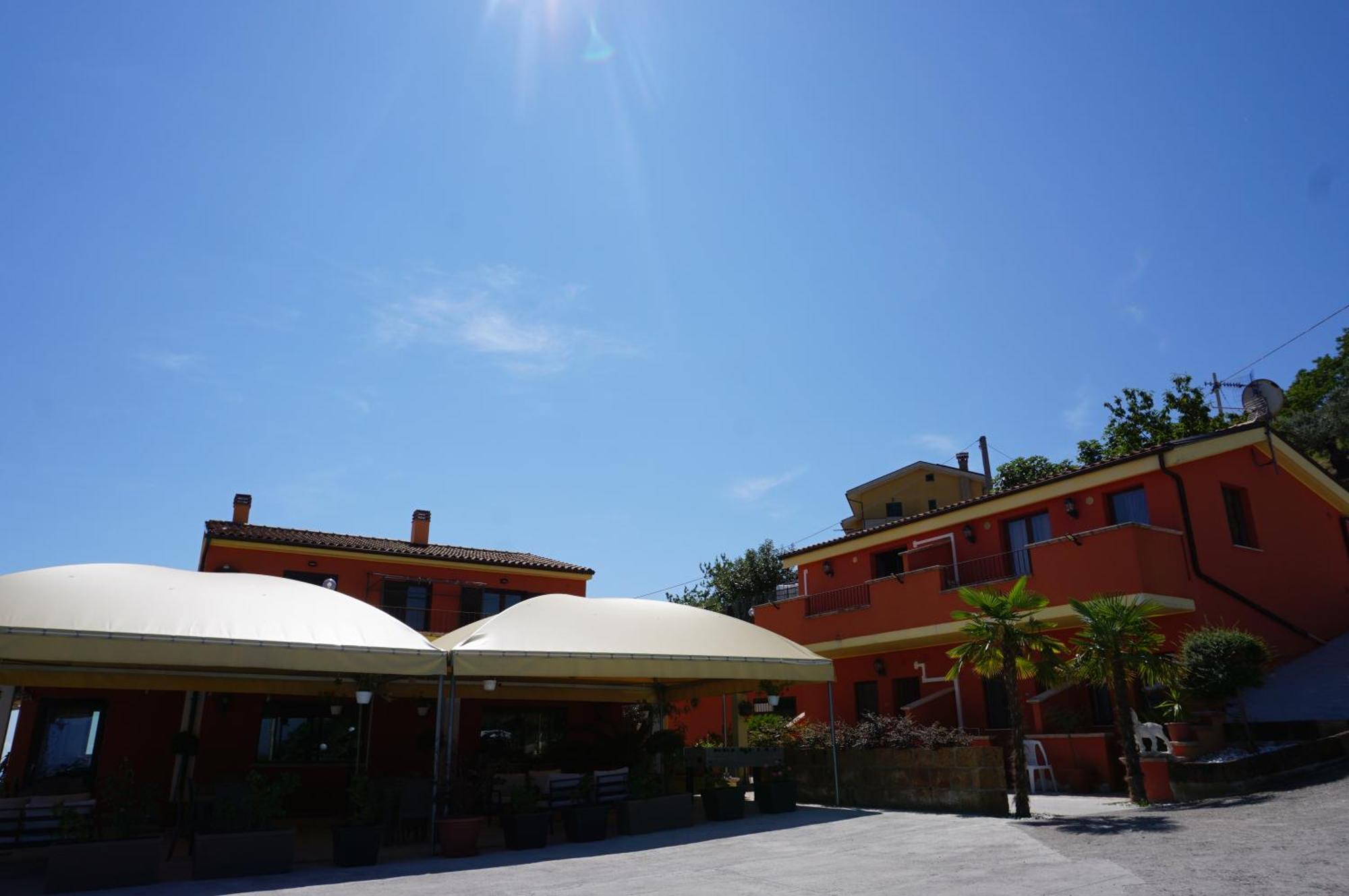 La Terrazza Motta Bed & Breakfast Atri Luaran gambar
