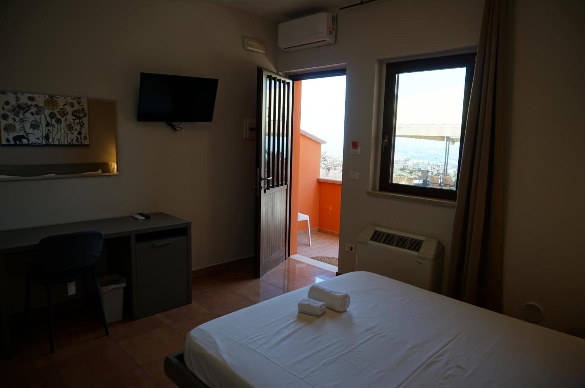 La Terrazza Motta Bed & Breakfast Atri Luaran gambar