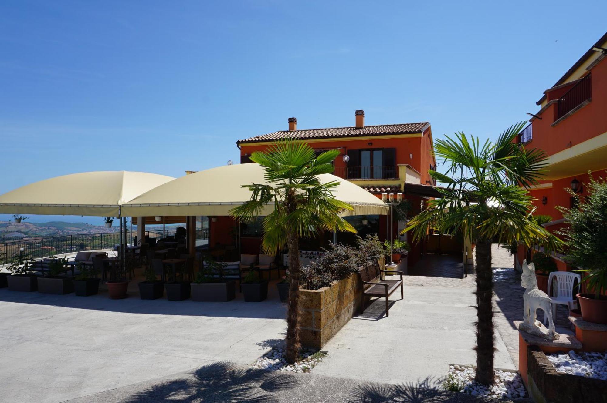 La Terrazza Motta Bed & Breakfast Atri Luaran gambar
