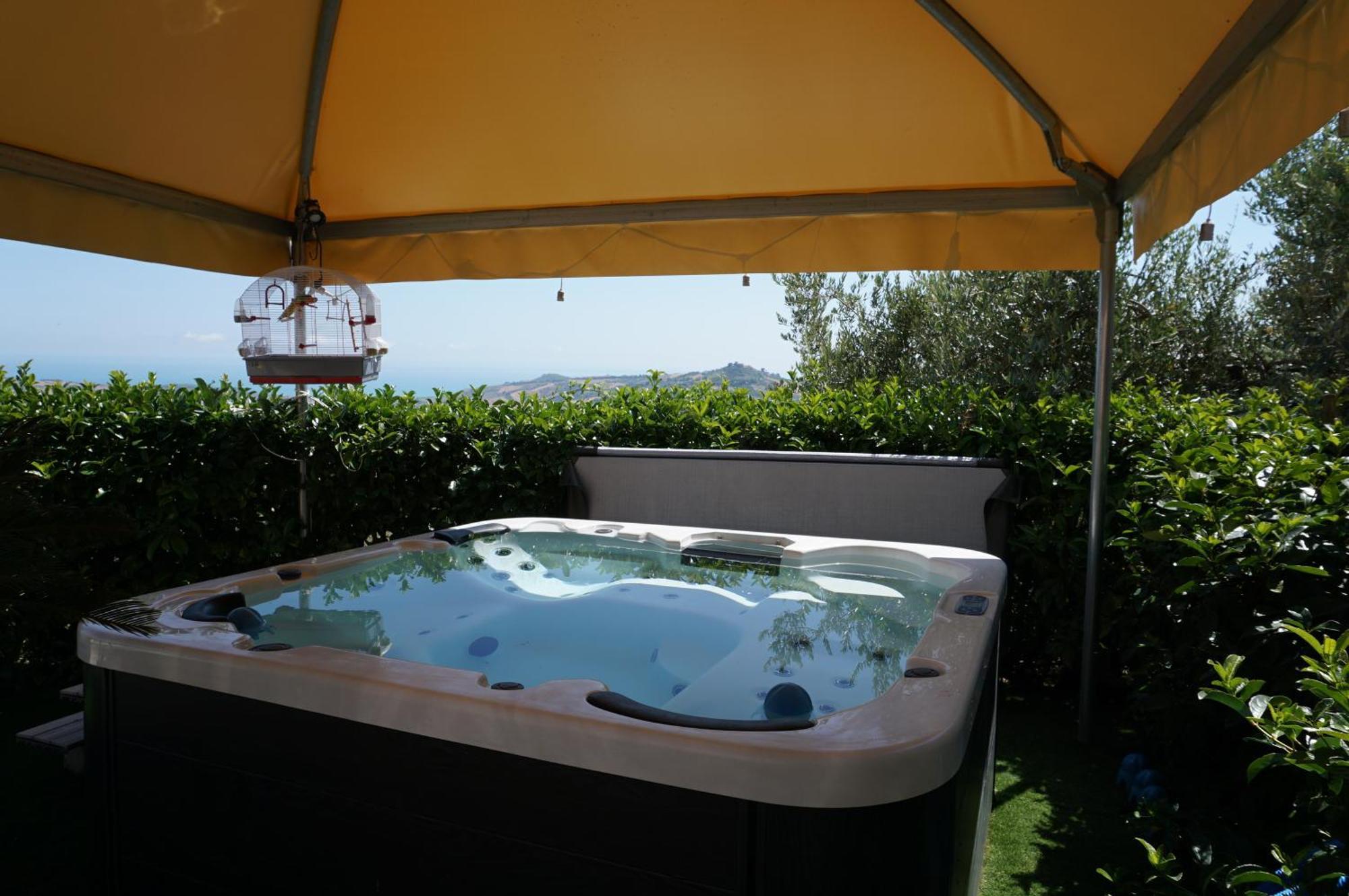 La Terrazza Motta Bed & Breakfast Atri Luaran gambar